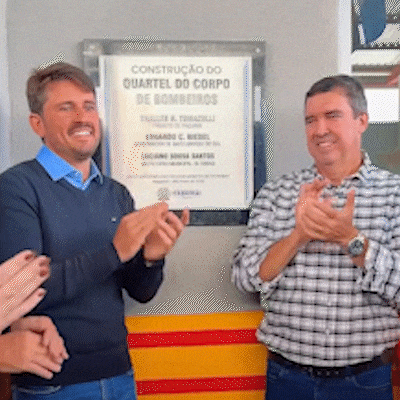 Governador entrega quartel e assina constru&ccedil;&atilde;o de 80 casas em Itaquira&iacute;