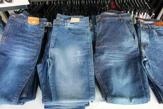 Mega Jeans promove campanha com cal&ccedil;as a partir de R$ 59,99