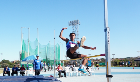 Competi&ccedil;&atilde;o de atletismo re&uacute;ne estudantes de 12 munic&iacute;pios a partir de sexta