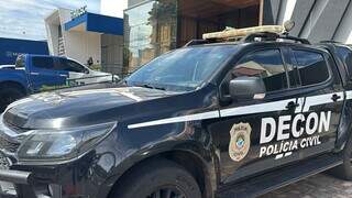 Operação acha 484 frascos vencidos em clínica e leva enfermeira à polícia Operação acha 484 frascos vencidos em clínica e leva enfermeira à polícia