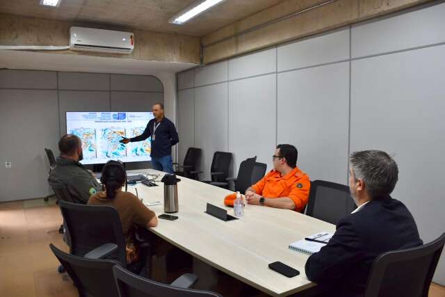 Com escassez h&iacute;drica prevista, Estado discute a&ccedil;&otilde;es contra inc&ecirc;ndios florestais