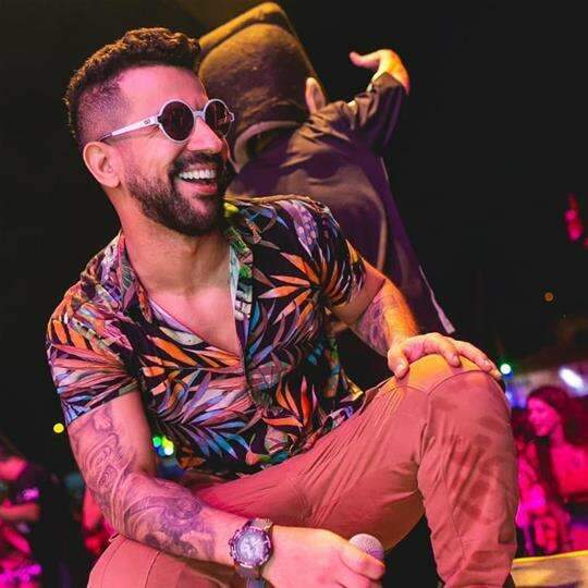 Hoje tem Jerry Espíndola e DJ Dennis no Festival América do Sul 