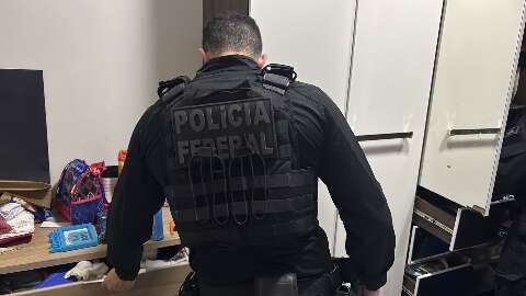 PF prende funcion&aacute;rios de aeroporto em MS que ajudavam a escoar coca&iacute;na para SP