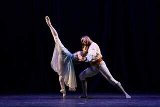 Bailarinos de MS conquistam 2&ordm; lugar em festival internacional