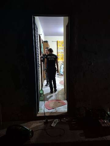Pol&iacute;cia contabiliza 10 tiros em ataque que matou filho de vereador 
