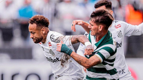 Neymar leva cart&atilde;o amarelo ap&oacute;s erro em substitui&ccedil;&atilde;o na derrota do Santos
