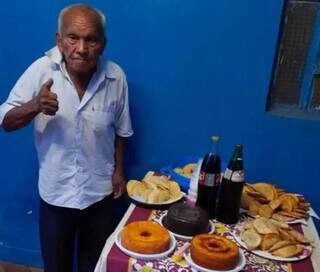 Sr. Assis partiu, mas o legado de melhor doce caseiro do bairro ficou Sr. Assis partiu, mas o legado de melhor doce caseiro do bairro ficou
