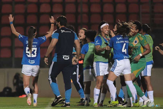 Cruzeiro vence l&iacute;der, Palmeiras encosta e S&atilde;o Paulo sobe no Brasileir&atilde;o
