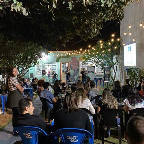 Festival leva debates sobre IA, morcegos e sa&uacute;de para bares