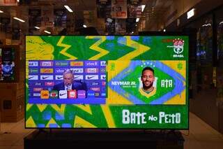 Em clima morno, torcida para em lojas para ver Neymar convocado