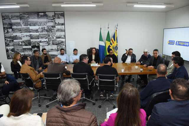 Em reuni&atilde;o de 4 horas, prefeita tenta p&ocirc;r fim &agrave; tens&atilde;o com vereadores