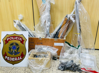 Casa de comerciante de armas, alvo da PF, sofre ataque com bomba caseira Casa de comerciante de armas, alvo da PF, sofre ataque com bomba caseira