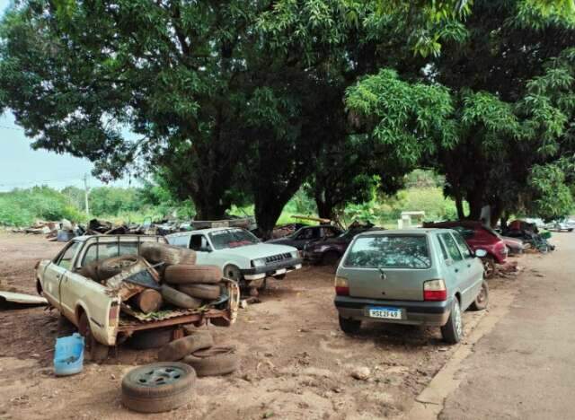 A 50 metros de c&oacute;rrego, respons&aacute;vel por ferro-velho clandestino &eacute; presa