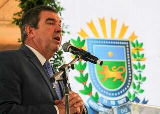 Riedel relata preocupação de prefeitos com pisos e impacto nas contas municipais Riedel relata preocupação de prefeitos com pisos e impacto nas contas municipais