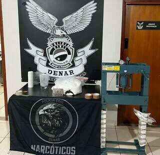 Laboratório do tráfico de cocaína é descoberto nas Moreninhas e mulher vai presa Laboratório do tráfico de cocaína é descoberto nas Moreninhas e mulher vai presa