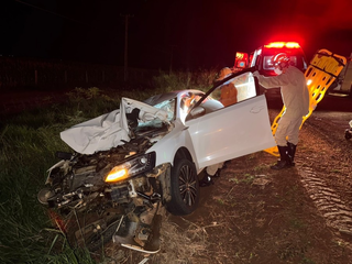 Batida entre carro e motoneta mata duas mulheres na MS-276 Batida entre carro e motoneta mata duas mulheres na MS-276