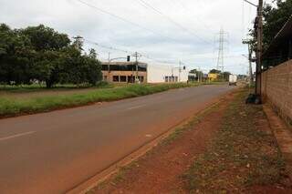 Apesar de peso histórico, Avenida Guaicurus "sofre" com invasão e descuido Apesar de peso histórico, Avenida Guaicurus "sofre" com invasão e descuido