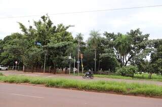 Apesar de peso histórico, Avenida Guaicurus "sofre" com invasão e descuido Apesar de peso histórico, Avenida Guaicurus "sofre" com invasão e descuido