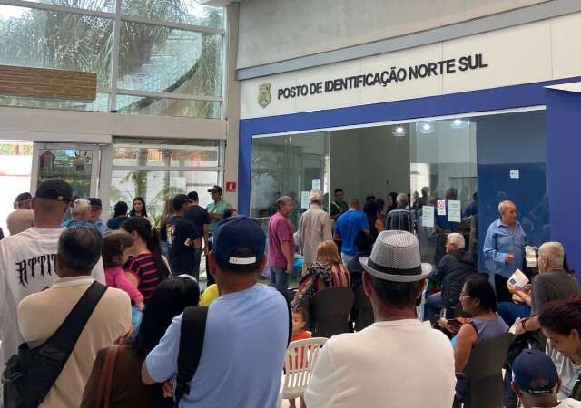 Enquanto mutir&otilde;es lotam, 30% faltam e vagas sobram para emiss&atilde;o de identidade
