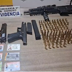 Pecuarista brasileiro &eacute; preso com fuzil, pistolas e 138 muni&ccedil;&otilde;es na fronteira
