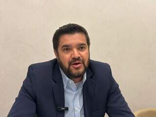Enquanto mutirões lotam, 30% faltam e vagas sobram para emissão de identidade Enquanto mutirões lotam, 30% faltam e vagas sobram para emissão de identidade