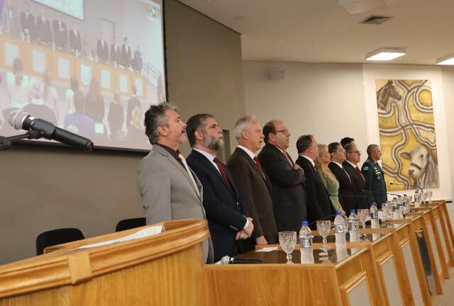 Autoridades defendem rea&ccedil;&atilde;o mais dura contra avan&ccedil;o das fac&ccedil;&otilde;es