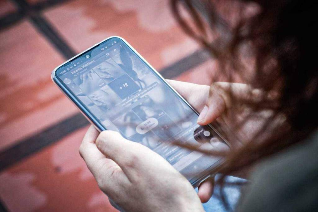 Redes sociais ter&atilde;o at&eacute; 2 horas para excluir conte&uacute;do &iacute;ntimo vazado