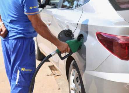 Governo deve fixar em R$ 0,44 desconto por litro para segurar pre&ccedil;o da gasolina