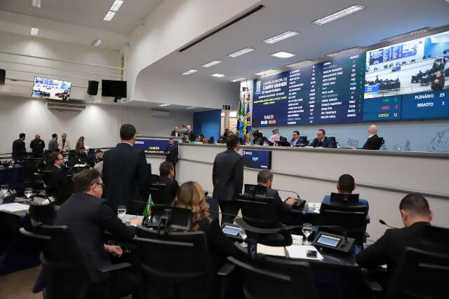 Vetos sobre evacua&ccedil;&atilde;o em escolas e passe estudantil v&atilde;o &agrave; vota&ccedil;&atilde;o