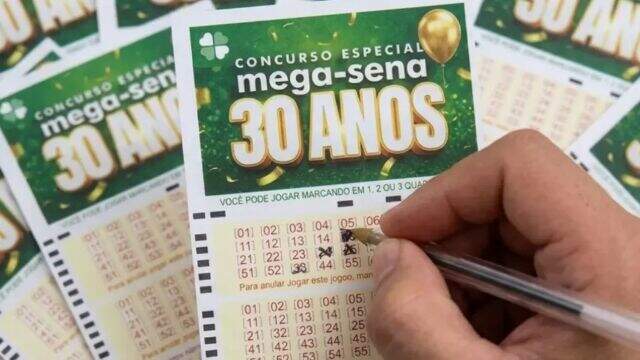 "Confira as dezenas sorteadas no concurso especial de 30 anos da Mega-Sena"
