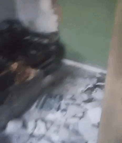Colega de trabalho invade apartamento, amea&ccedil;a adolescentes e p&otilde;e fogo em im&oacute;vel