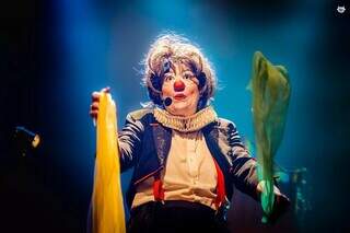 Palhaça Mixirica leva circo, brincadeiras e humor ao Teatro Prosa Palhaça Mixirica leva circo, brincadeiras e humor ao Teatro Prosa