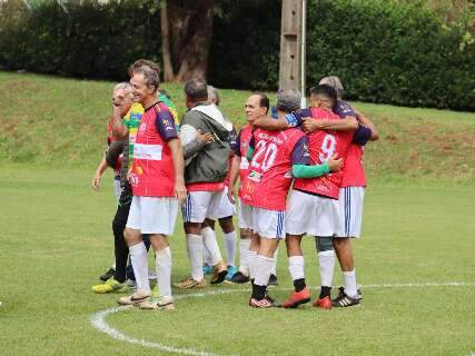 "Espanha" vence "Fran&ccedil;a" e leva t&iacute;tulo da Super Master na Copa da Madrugada