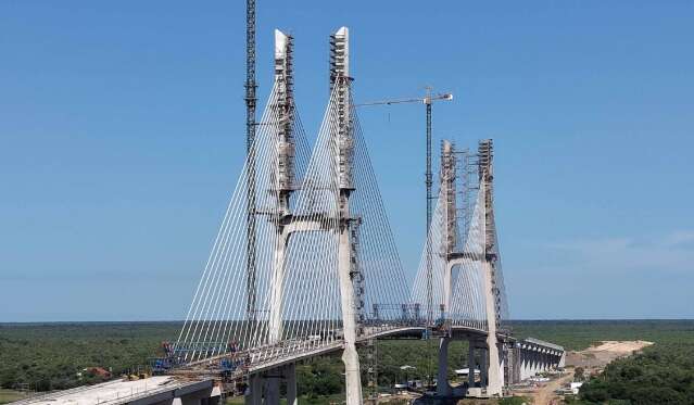 Acesso brasileiro &agrave; Bioce&acirc;nica deve ficar pronto s&oacute; um ano ap&oacute;s a ponte