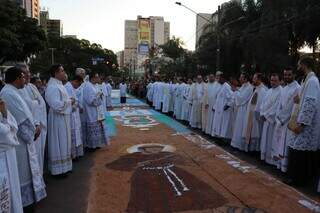 Corpus Christi &eacute; ponto facultativo, mas paga em dobro a quem trabalha?