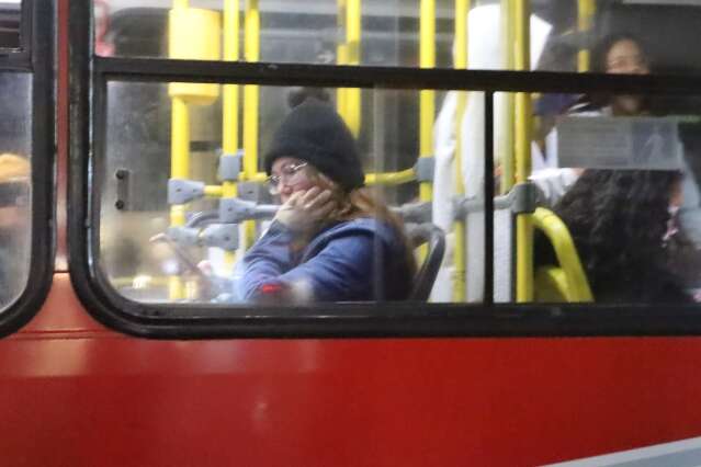 Lei d&aacute; prioridade a mulheres em assentos de janela nos &ocirc;nibus da Capital
