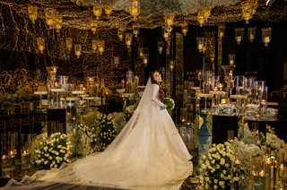 Mais de 200 mil luzes transformaram casamento em “céu estrelado” Mais de 200 mil luzes transformaram casamento em “céu estrelado”