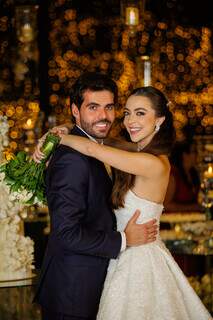 Mais de 200 mil luzes transformaram casamento em “céu estrelado” Mais de 200 mil luzes transformaram casamento em “céu estrelado”