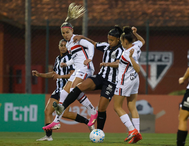 S&atilde;o Paulo vence Santos e assume vice-lideran&ccedil;a do Brasileir&atilde;o Feminino