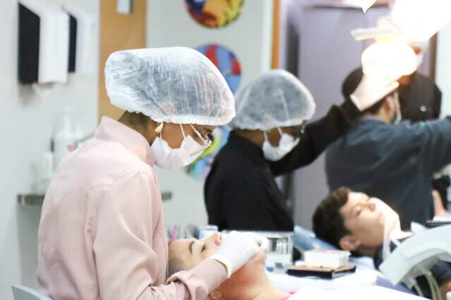 Areno abre inscri&ccedil;&otilde;es para pacientes que buscam implantes e aparelho ortod&ocirc;ntico