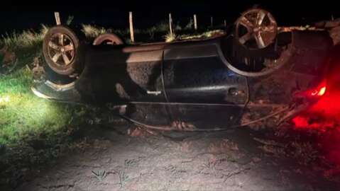 Suspeito foge a p&eacute; ap&oacute;s capotar carro com mais de 1,5 tonelada de maconha