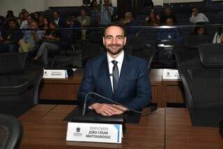 Jo&atilde;o C&eacute;sar assume cadeira de Neno prometendo foco total no Legislativo