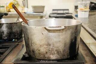 Panela antiga em restaurante é homenagem à avó que tanto ensinou Panela antiga em restaurante é homenagem à avó que tanto ensinou