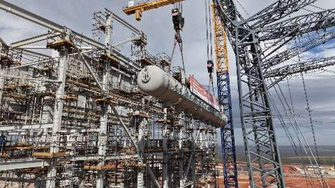 Megaopera&ccedil;&atilde;o instala equipamento de 300 toneladas na f&aacute;brica da Arauco