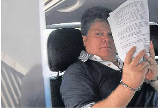 Sequestrada e extorquida a mando do pai, filha de Palermo evita comentar captura Sequestrada e extorquida a mando do pai, filha de Palermo evita comentar captura
