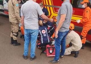 Idosa &eacute; atropelada por moto ao cruzar rua movimentada e morre no hospital