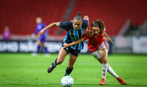 Inter vence Gr&ecirc;mio nos p&ecirc;naltis e avan&ccedil;a &agrave;s oitavas da Copa do Brasil