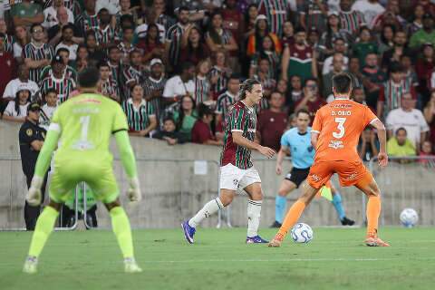 Fluminense vence no Maracan&atilde; e Corinthians perde para argentinos