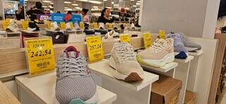 Sem imposto, preço cai e consumidor percebe quanto paga “escondido” nas compras Sem imposto, preço cai e consumidor percebe quanto paga “escondido” nas compras