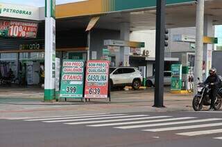 Gasolina segue acima de R$ 6 e reflexo de subs&iacute;dio ainda n&atilde;o chega nas bombas